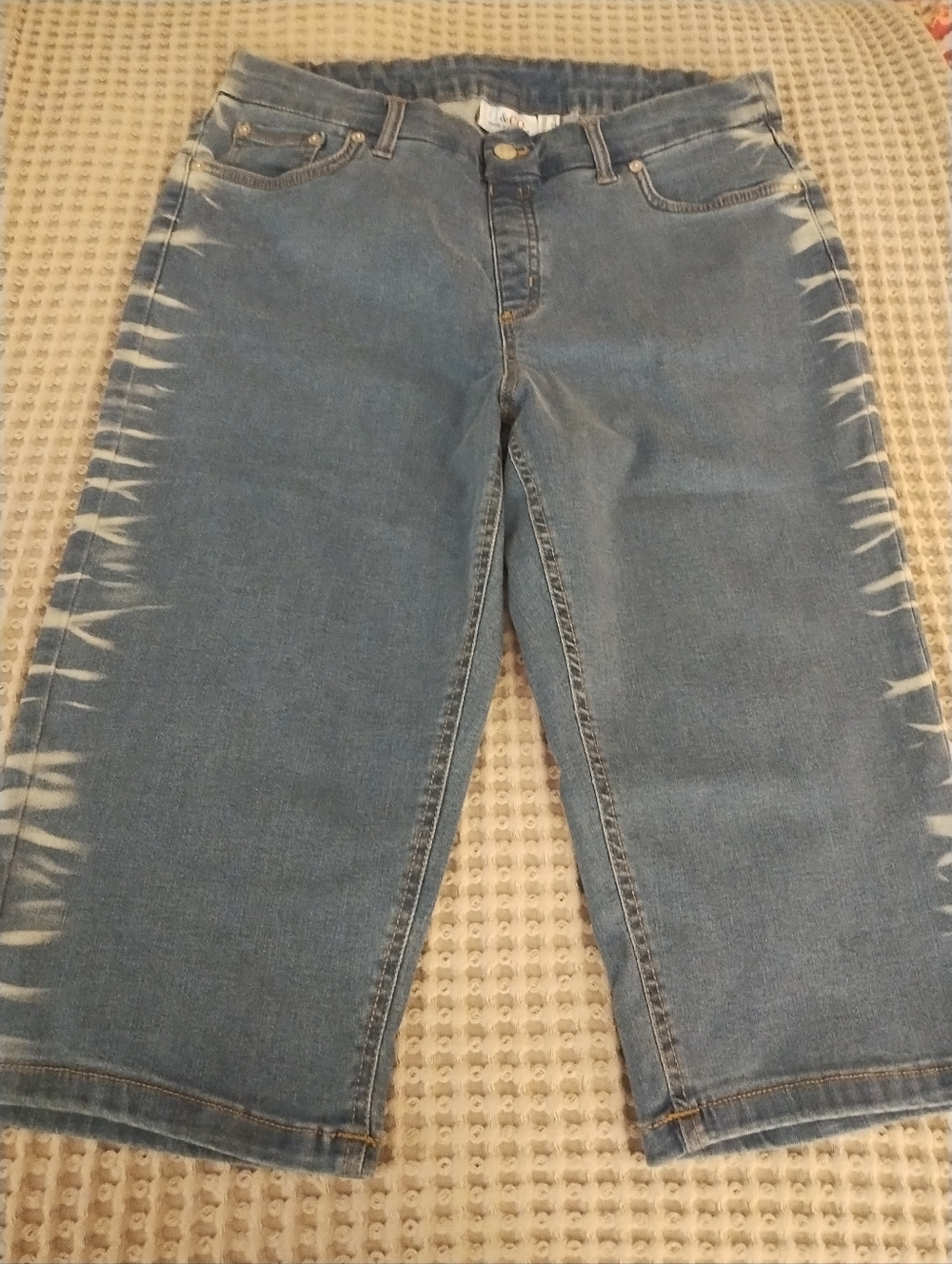 Classic Women's Blue Denim Capris Jeans